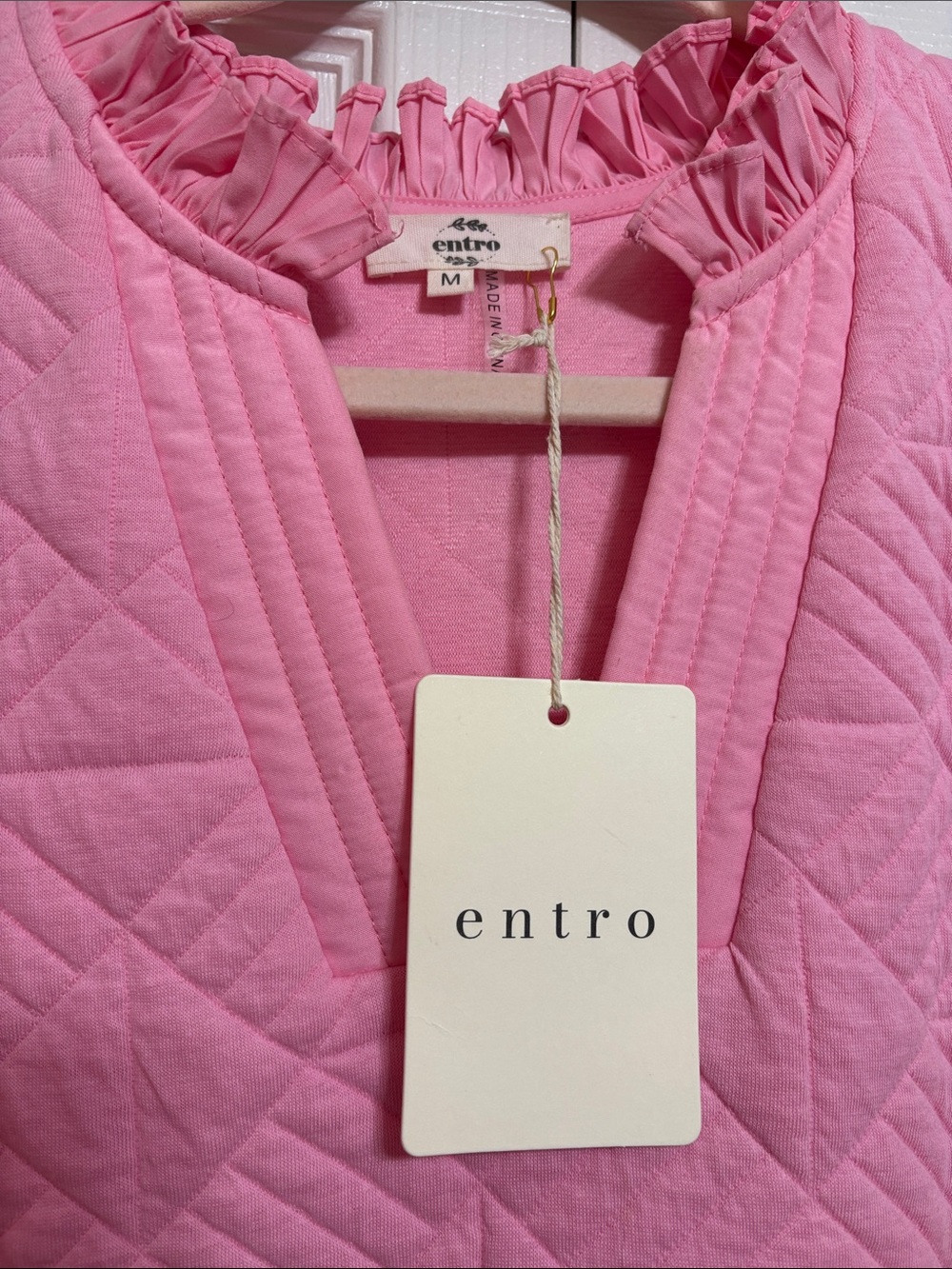 entro Pink Quilted Shift Dress with Pleated Ruffle Sleeves NWT - Picture 2 of 12